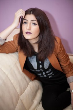 makyajlı kız moda
