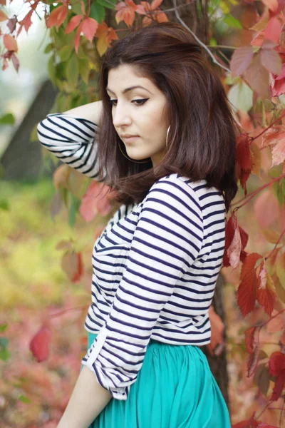 Ragazza armena nel parco — Foto Stock