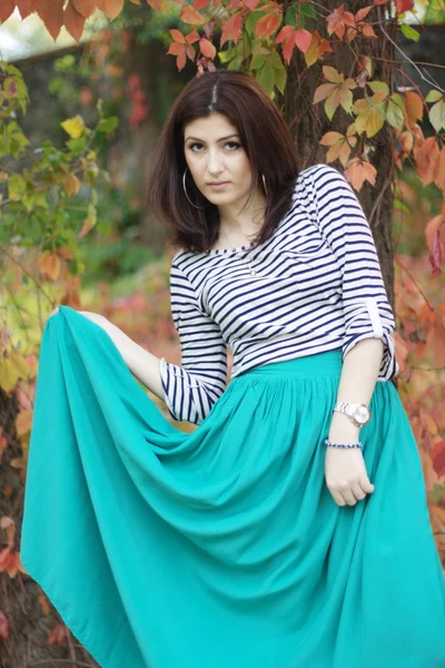 Armeense meisje in het park — Stockfoto