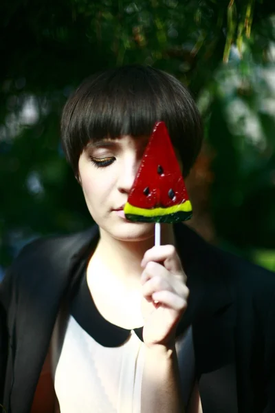 Portrait de fille avec bonbons-pastèque — Photo