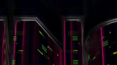 4k Soyut Teknoloji yan tarafında animasyon devre dokusu olan eğimli başlık