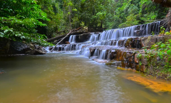 Atas pelangi wodospad w pahang, Malezja — Zdjęcie stockowe