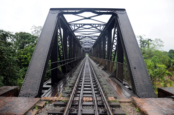 Oude structuur spoorbrug — Stockfoto