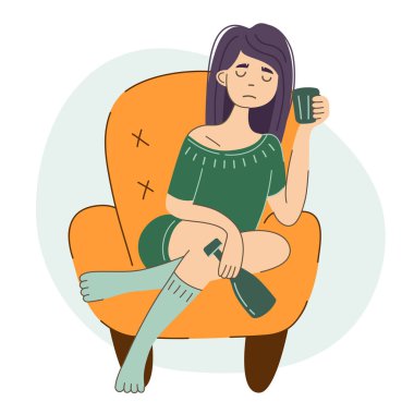 Depresyondaki üzgün genç kadın yalnız içiyor. Alkol bağımlılığı ve kadın depresyonu. Şişe ve camla oturan kız. Kadın alkolizmi sosyal sorunu. İçmek sinirsel strese neden olur..