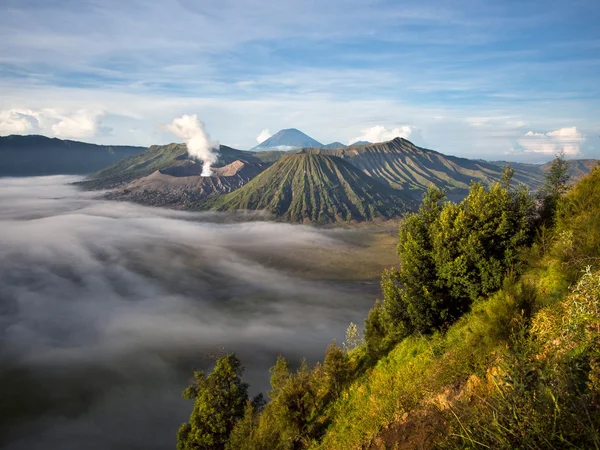 Gunung Bromo, Mount Batok and Gunung Semeru Seen from Mount Penanjakan — Stock Photo, Image