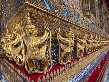 emerald buddha Tapınağı çevreleyen koruyucu heykeller