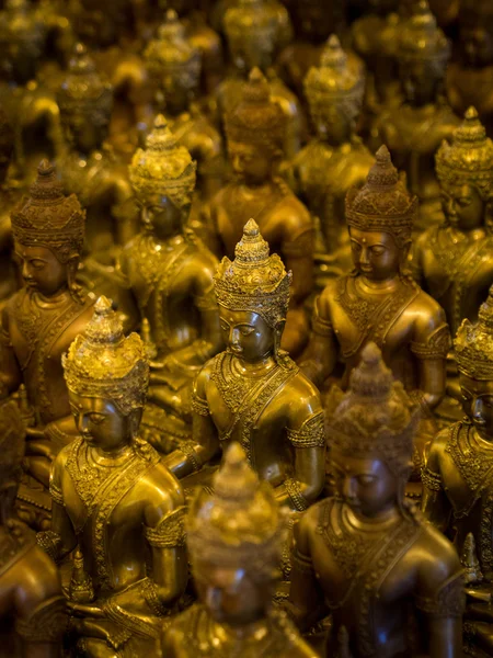 Rows of Sitting Buddha Statues at Buddhist Temple — Stock Photo, Image
