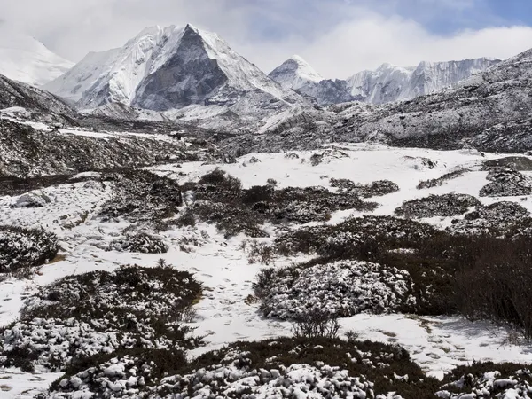 Island peak, más néven imja tse, a nepáli Himalája — Stock Fotó