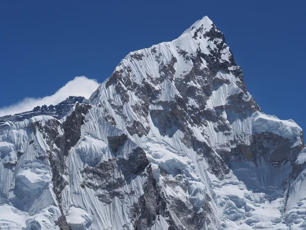 Mount nuptse gezien vanaf kala patthar, nepal. — Stockfoto