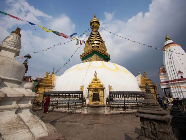 Swayambhunath 仏舎利塔とも呼ばれる猿の寺、カトマンズ、ネパール — ストック写真