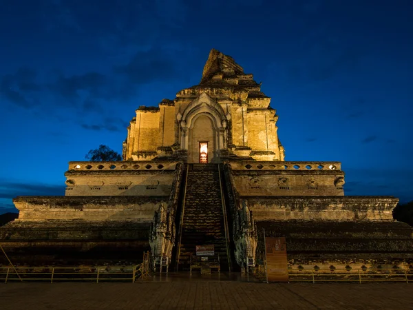 Wat Chedi Luang Stupa en Chiang Mai, Tailandia — Foto de Stock