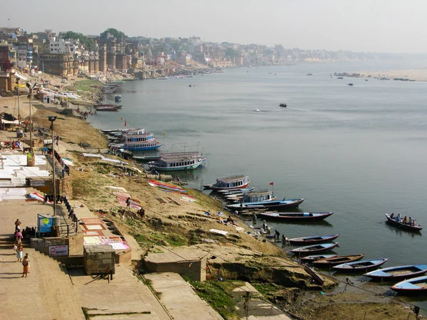 O rio Ganges em Varanasi, Índia — Fotografia de Stock