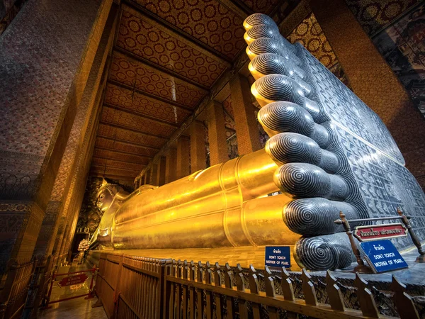 Ο ξαπλώνοντας Βούδας στο wat pho, Μπανγκόκ, Ταϊλάνδη — Φωτογραφία Αρχείου