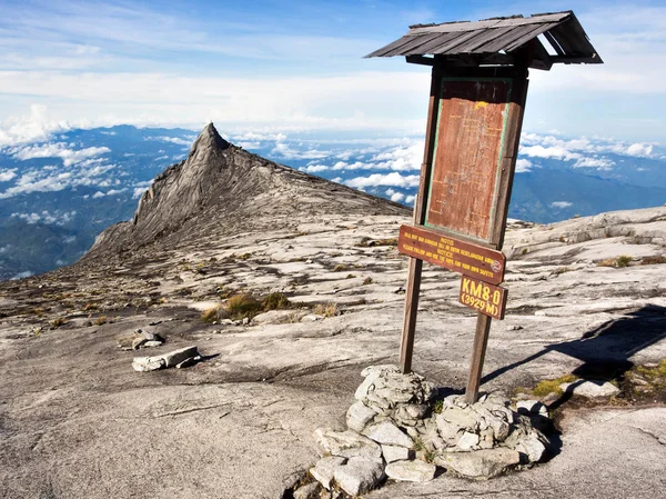 Checkpoint at the Top of Mount Kinabalu, Sabah, Malaysia — Stock Photo, Image