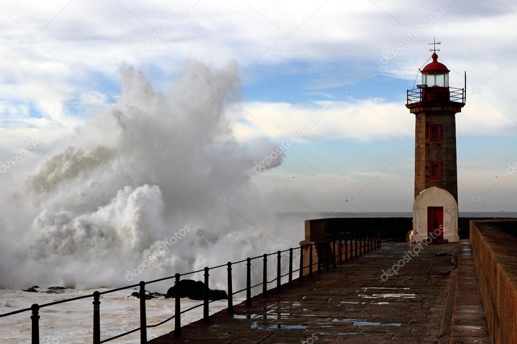 Rough sea day in Porto