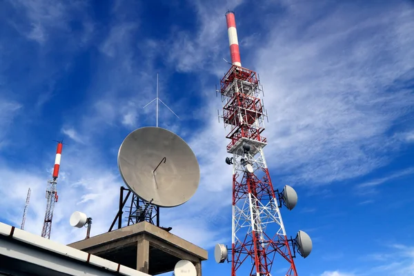 Antenas de comunicación — Foto de Stock