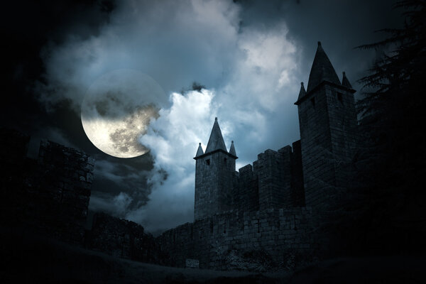 Картина, постер, плакат, фотообои "таинственный средневековый замок — стоковое фото", артикул 39433465