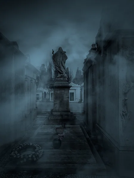 Темное кладбище — стоковое фото