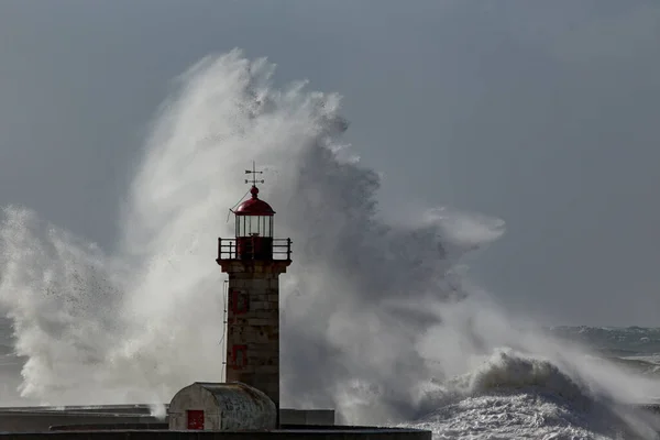 Velká Bouřková Vlna Ústí Řeky Douro Porto Portugal Měkké Podsvícení — Stock fotografie