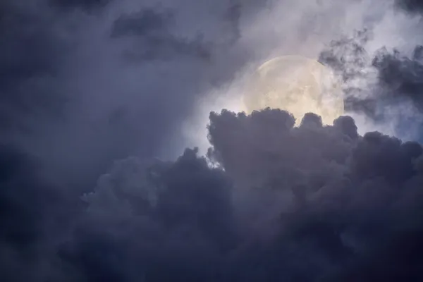 Noche Luna Llena Nublada Oscura — Foto de Stock