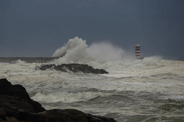 Tempestade Marítima Anoitecer Boca Rio Douro Cais Norte Farol Entardecer — Fotografia de Stock