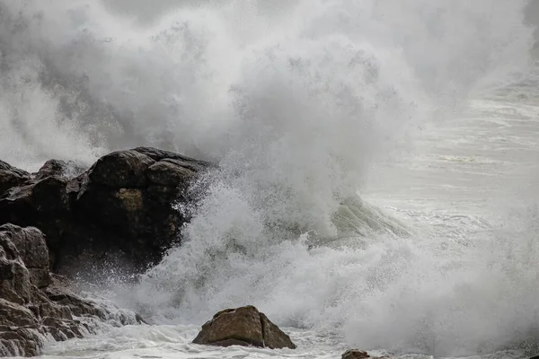 Детальный Всплеск Морской Волны Северное Португальское Побережье — стоковое фото
