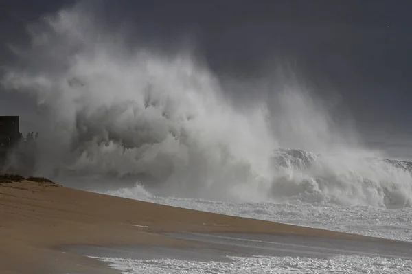Labruge Stranden Norr Portugal Stormen Ser Farliga Stora Våg Stänk — Stockfoto