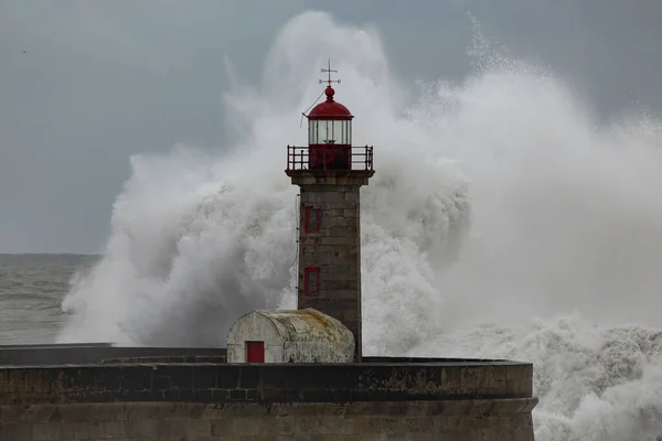 Bouřlivé Moře Velkými Vlnami Ústí Řeky Douro Porto Portugalsko — Stock fotografie