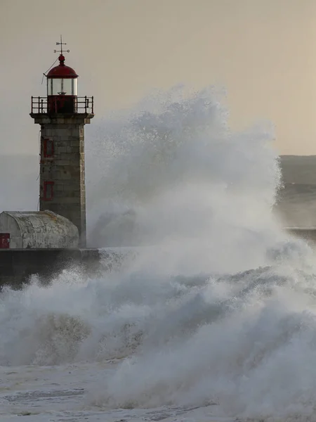 Oporto Stara Latarnia Morska Podczas Burzy Widząc Wilgoć Spray Rozprysk — Zdjęcie stockowe