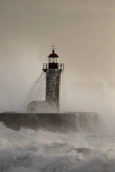 Starý Maják Ústí Řeky Douro Při Bouři Moři Vidí Tekoucí — Stock fotografie