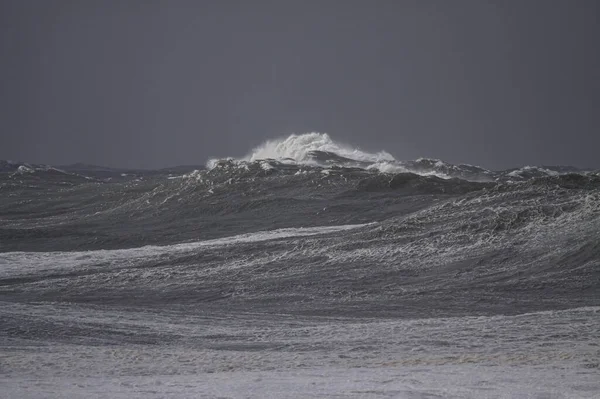 Onda Del Mare Bianco All Orizzonte Una Giornata Tempestosa — Foto Stock