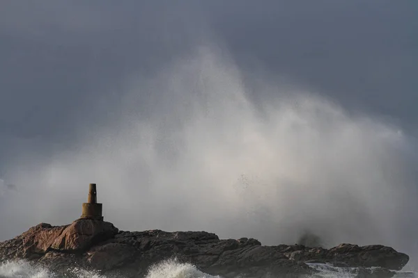 Geodesic Landmark Sea Storm Seeimg Spray Big Wave Splashes Northern — Stock Photo, Image