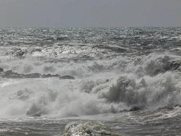 Stormy Seascape Breaking Waves Rocks Foreground — Stock Fotó