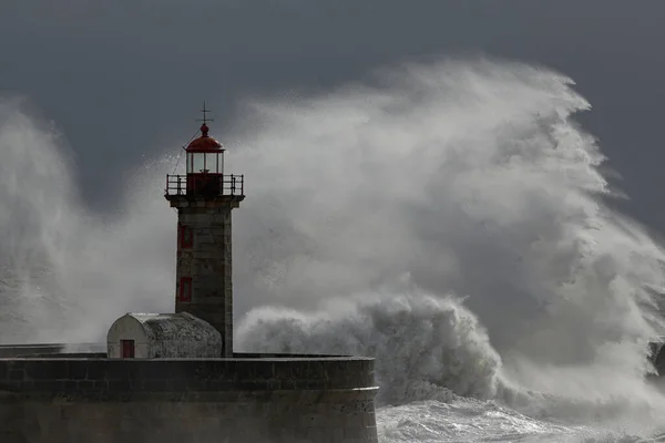 Dramatic Seascape Big Stormy Waves Splash Old Lighthouse — Photo