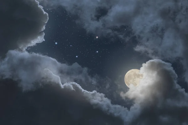 Bela Noite Lua Cheia Nublada Com Estrelas — Fotografia de Stock