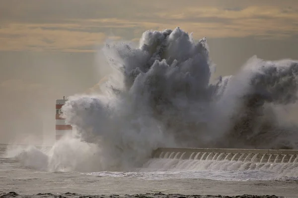 Big Wave Splash Sunset Northern Portuguese Coast Stoem — Stock Photo, Image