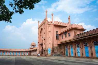 BHOPAL, MADHYA PRADESH, Hindistan - 29 Mayıs 2022: Taj Ul Masajid, Bhopal, Madhya Pradesh, Hindistan. Asya 'nın en büyük camilerinden biri.