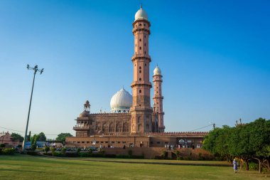 BHOPAL, MADHYA PRADESH, Hindistan - 29 Mayıs 2022: Taj Ul Masajid, Bhopal, Madhya Pradesh, Hindistan. Asya 'nın en büyük camilerinden biri.