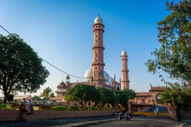 BHOPAL, MADHYA PRADESH, Hindistan - 29 Mayıs 2022: Taj Ul Masajid, Bhopal, Madhya Pradesh, Hindistan. Asya 'nın en büyük camilerinden biri.