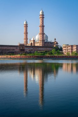 Taj Ul Masajid, Bhopal, Madhya Pradesh, Hindistan. Asya 'nın en büyük camilerinden biri.