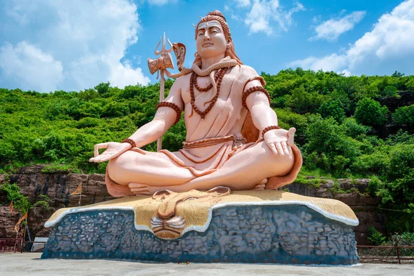 Hindu Gud Shiva Skulptur Sitter Meditation Yoga Och Meditation Koncept — Stockfoto