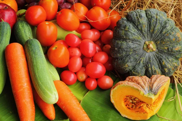 Verduras frescas: variedad de frutas . — Foto de Stock