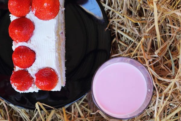 Strawberry Cake - Milk Smoothie Strawberry berry. — Stock Photo, Image