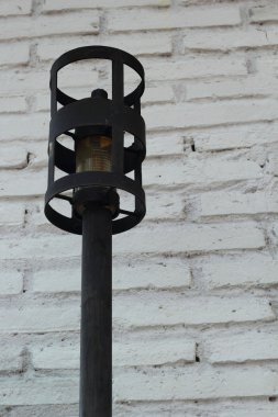bir tuğla duvar lamba.