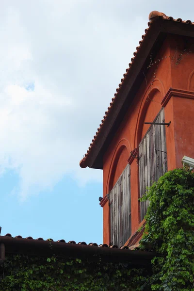 Buildings against the sky — Stock Photo, Image