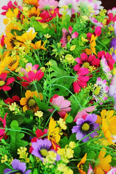 Plastové květiny. — Stock fotografie