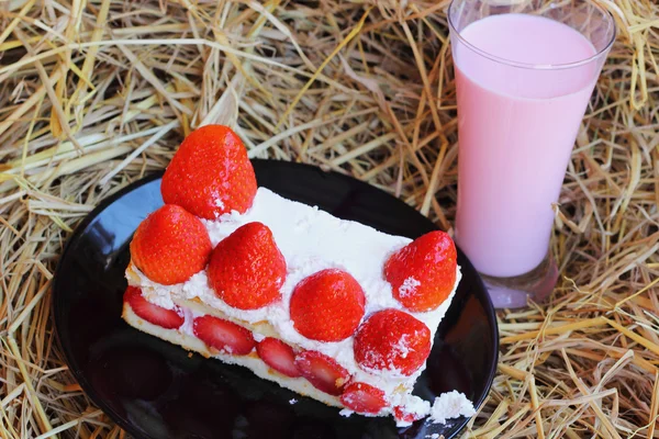 Strawberry Cake - Milk Smoothie Strawberry berry — Stock Photo, Image