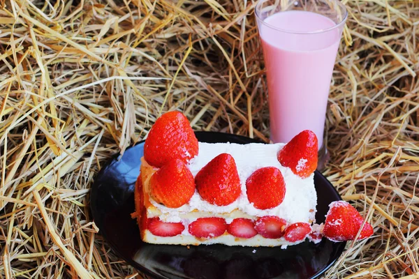 Strawberry Cake - Milk Smoothie Strawberry berry — Stock Photo, Image