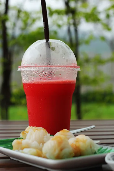 Watermelon smoothie with dumplings. — Stock Photo, Image