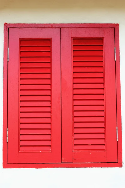 Rotes Fenster. — Stockfoto